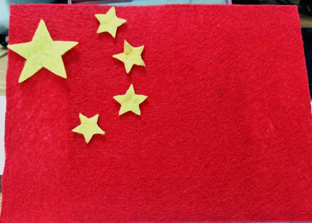 摆动小圆球